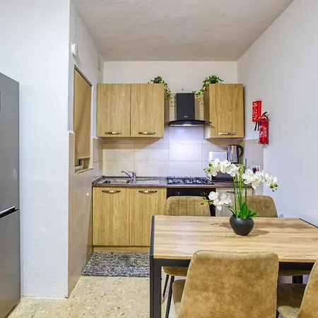 Fully Equipped 1 Bedroom In Bugibba Prime Location