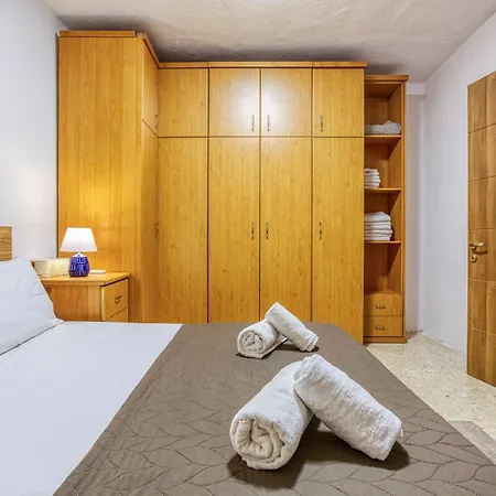 Fully Equipped 1 Bedroom In Bugibba Prime Location St. Paul's Bay