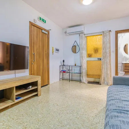 Fully Equipped 1 Bedroom In Bugibba Prime Location *