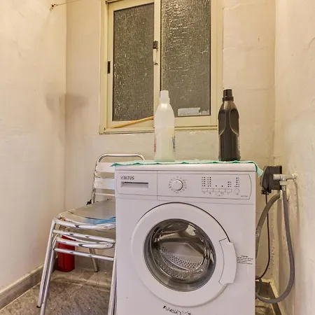 Fully Equipped 1 Bedroom In Bugibba Prime Location San Pawl il-Baħar